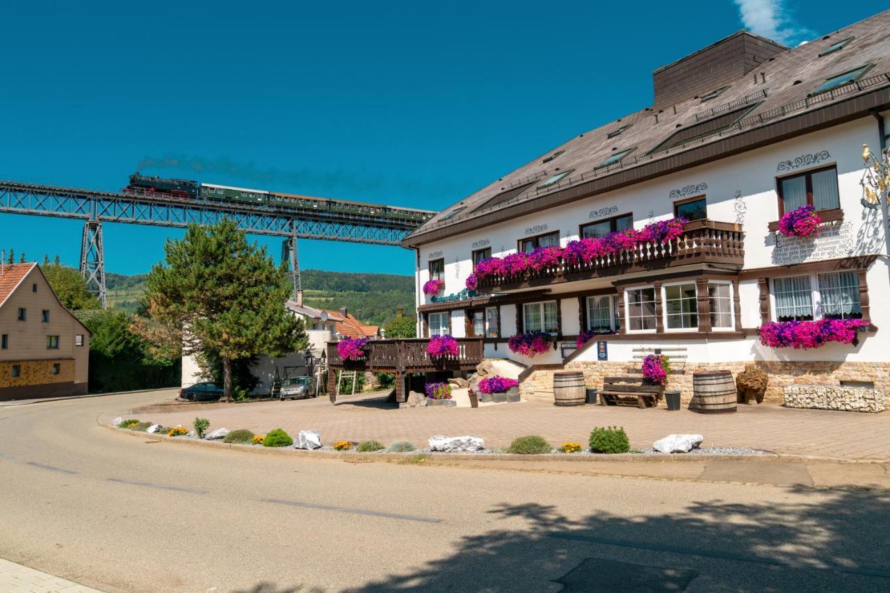 Landhotel Loewen Blumberg Εξωτερικό φωτογραφία